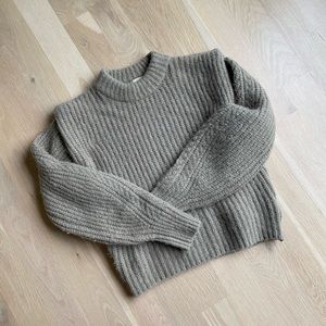 H&M Detailed Shoulder Sweater